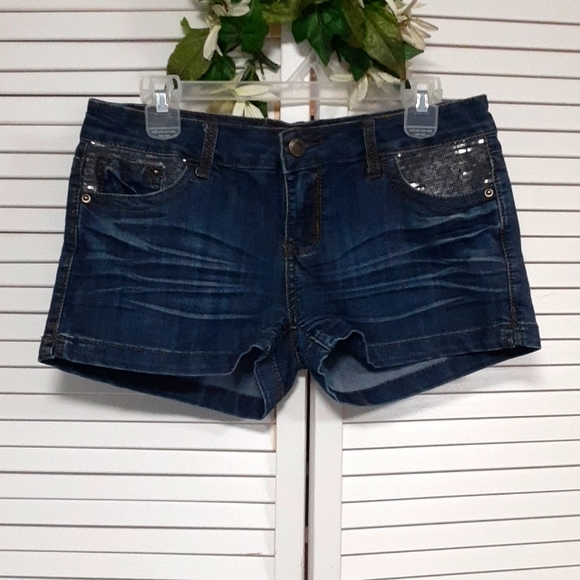 1st Kiss shorts - Picture 5 of 10